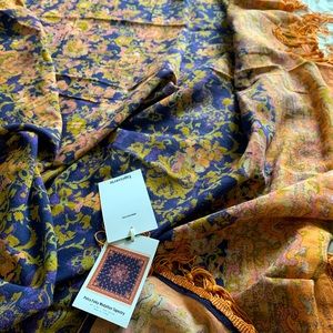 NWT Urban Outfitters Petra Folky Medallion Tapestry